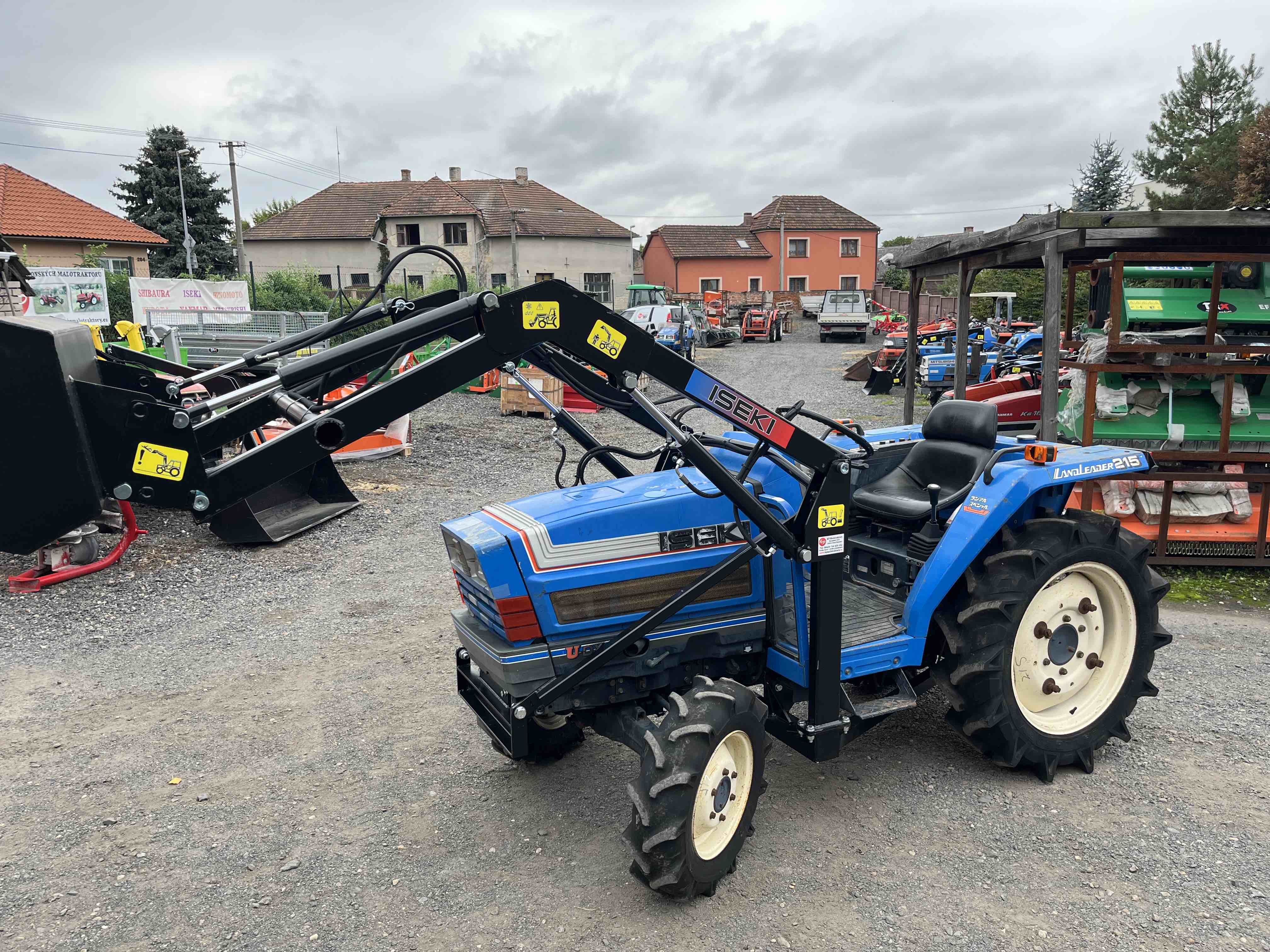 Iseki TA 215 F Landleader , 4x4 s novým čelním nakladačem KP-002 ( č.k. 04488)