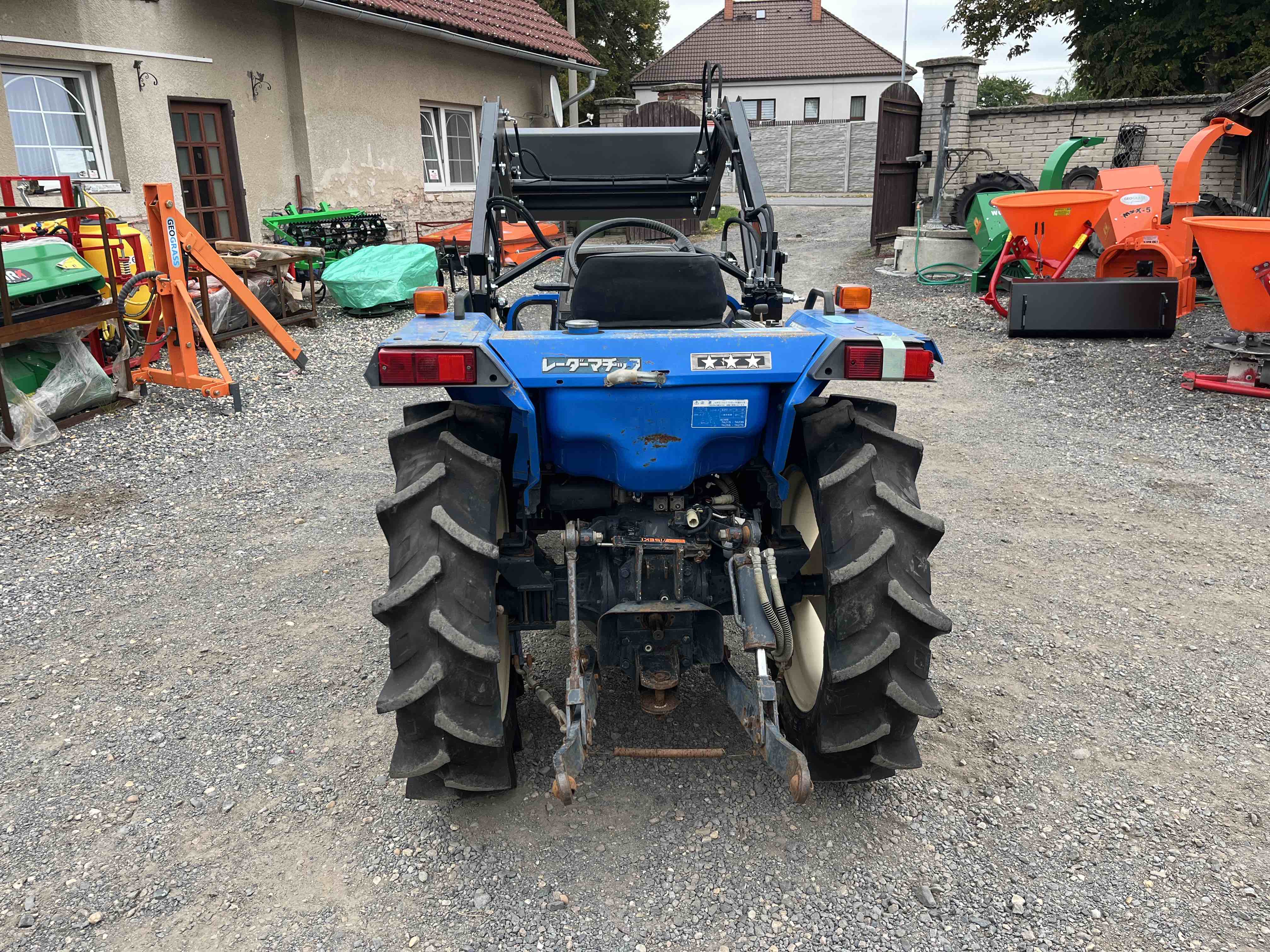 Iseki TA 215 F Landleader , 4x4 s novým čelním nakladačem KP-002 ( č.k. 04488)