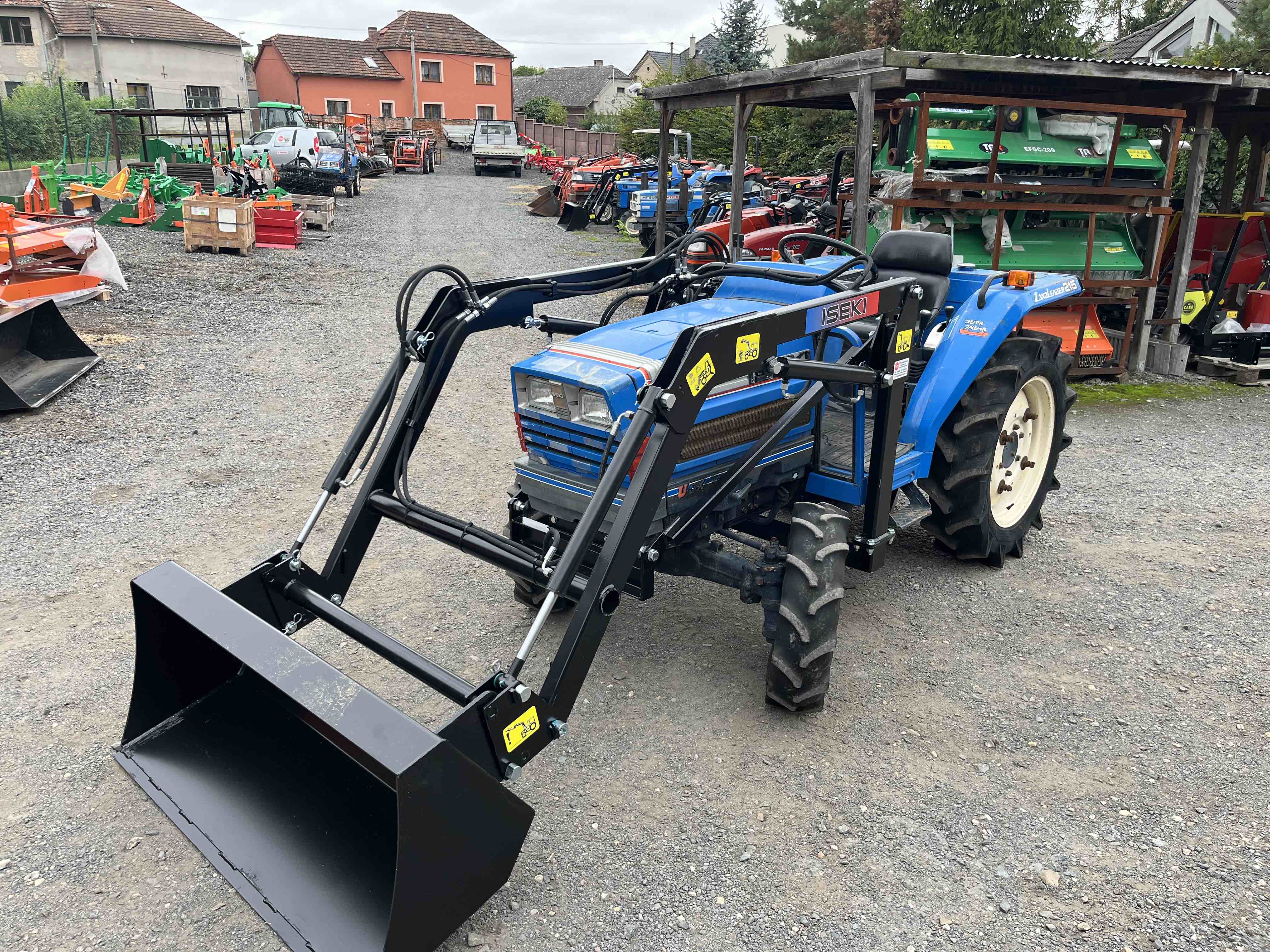 Iseki TA 215 F Landleader , 4x4 s novým čelním nakladačem KP-002 ( č.k. 04488)