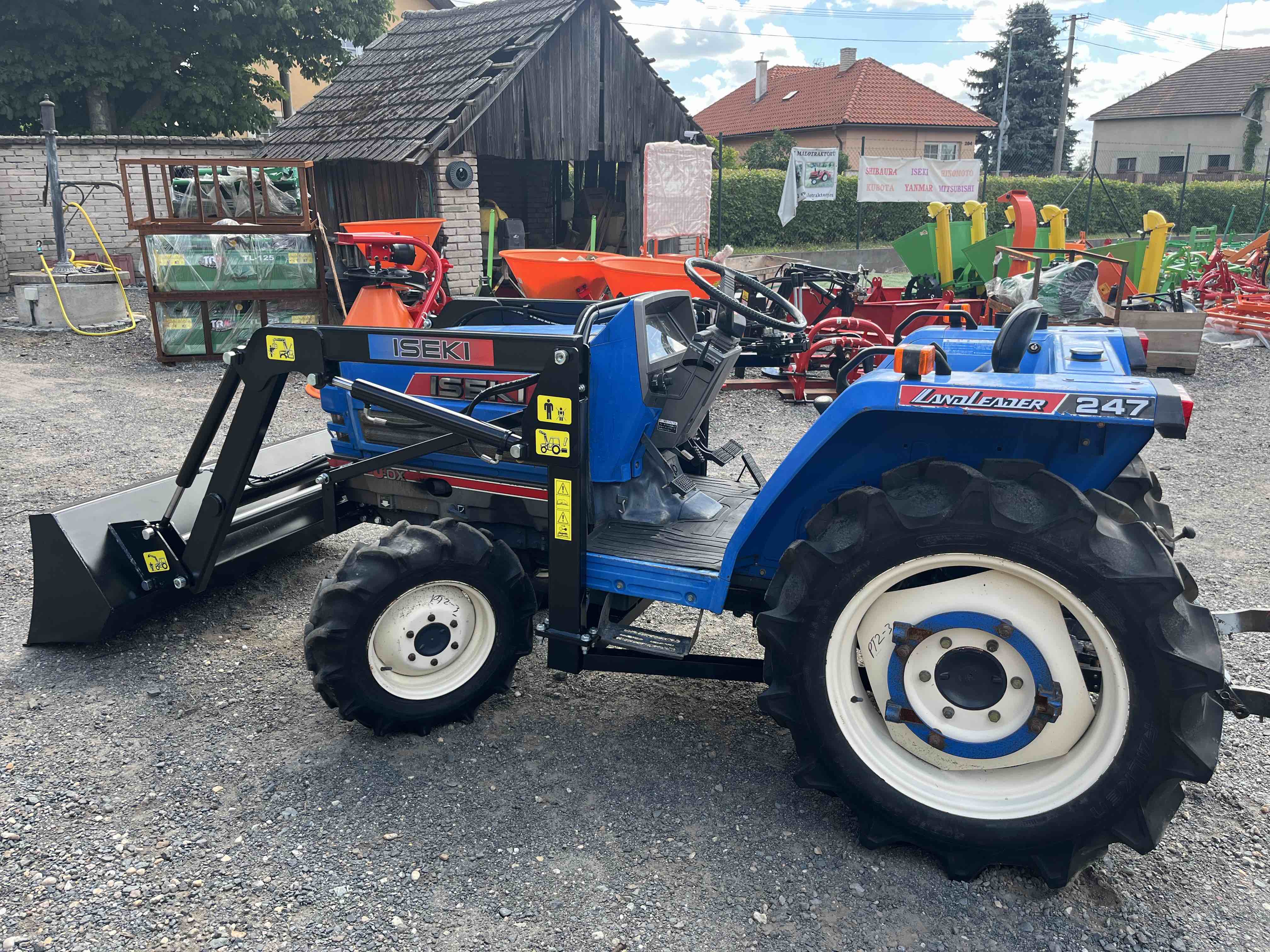 Iseki TA 247 F - Landleader , 4x4 (č.k. 03021) s novým čelním nakladačem KP-002