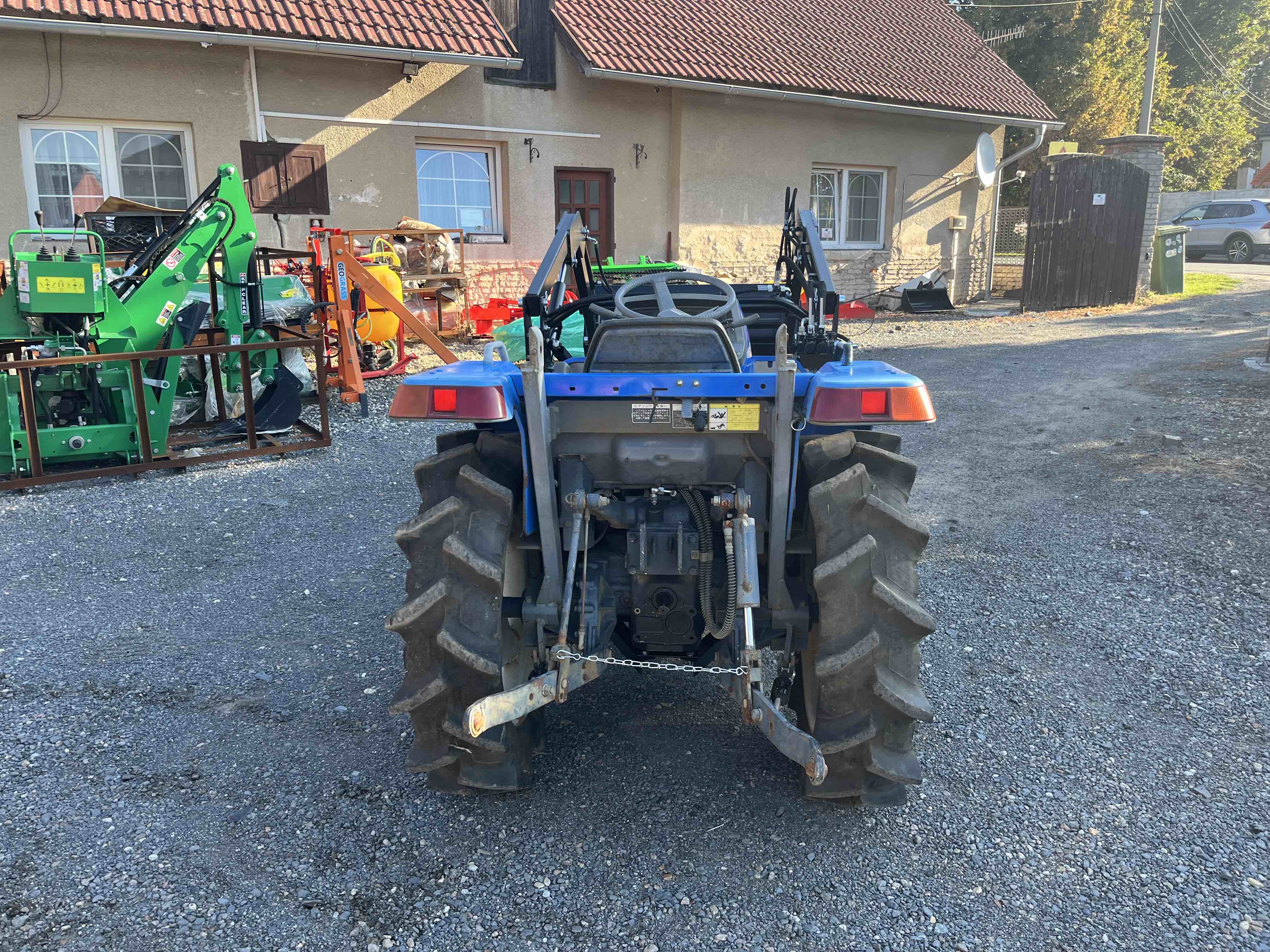Iseki TG 21 Geas , 4x4 ( č.k. 00060) s novým čelním nakladačem KP-002