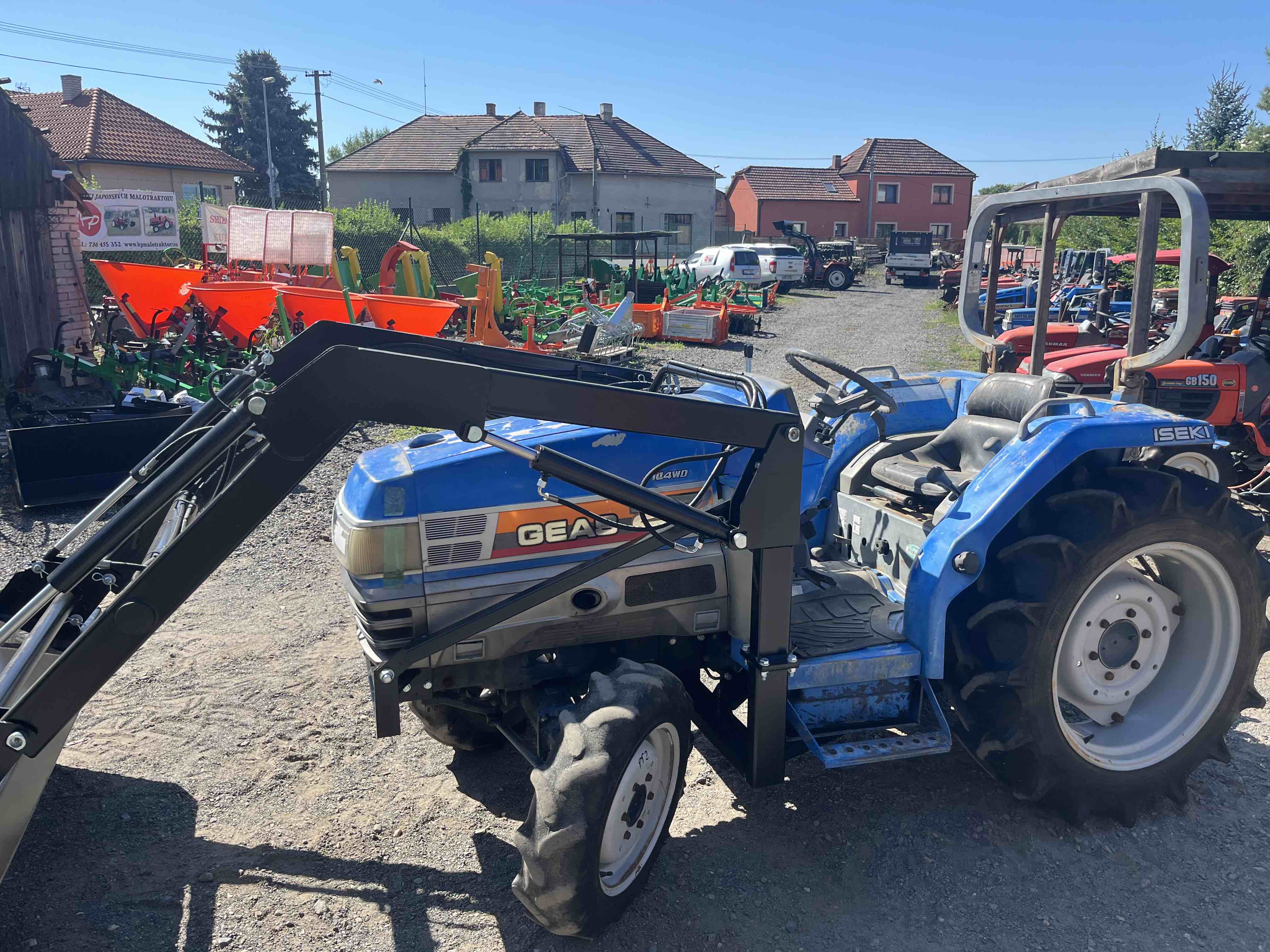 Iseki TG 27 GEAS , 4x4 č.k. 000670 s novým čelním nakladačem KP-002