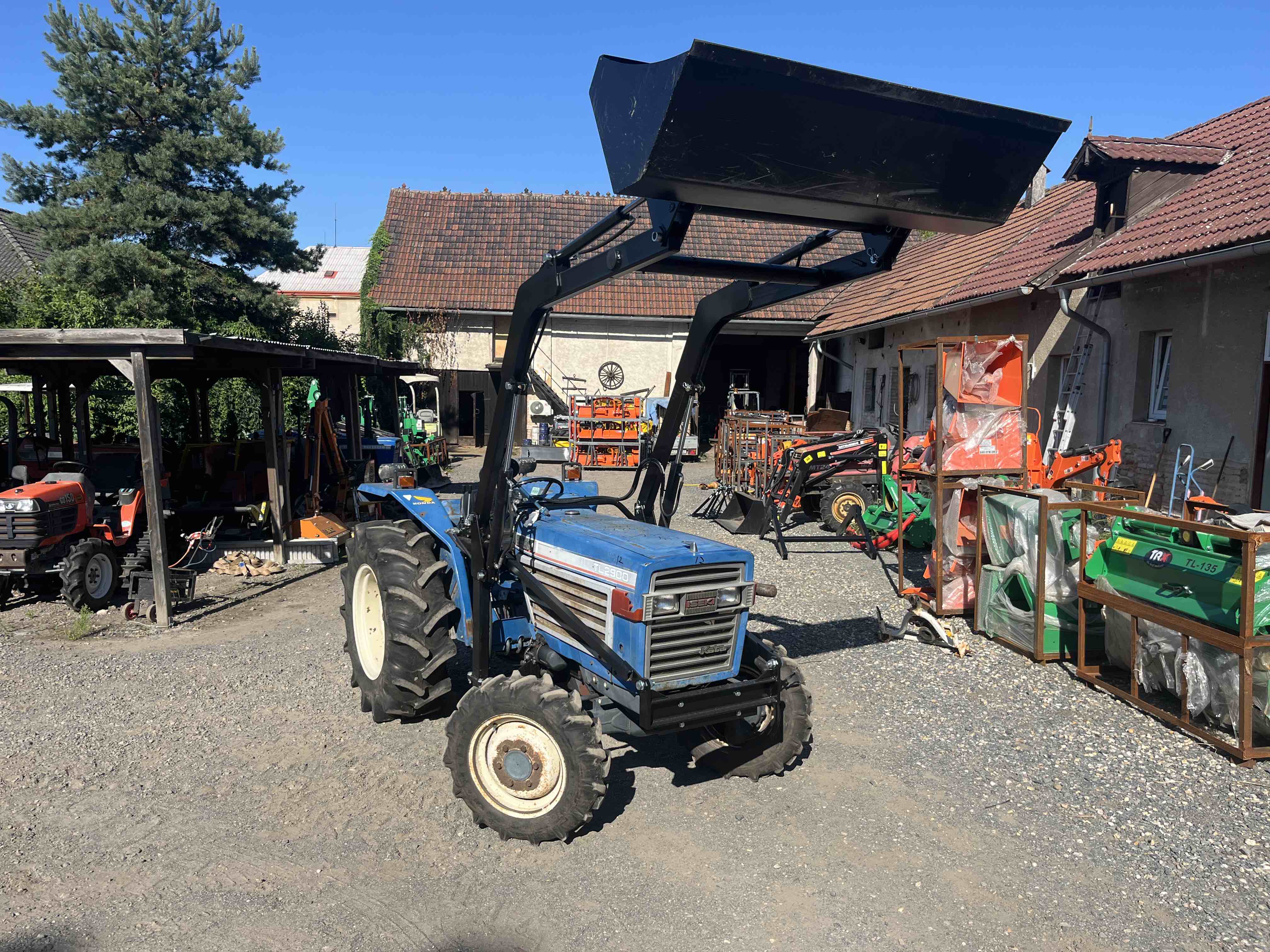 Iseki TL 2900 D , 4x4 č.k. 01041 s novým čelním nakladačem KP-002