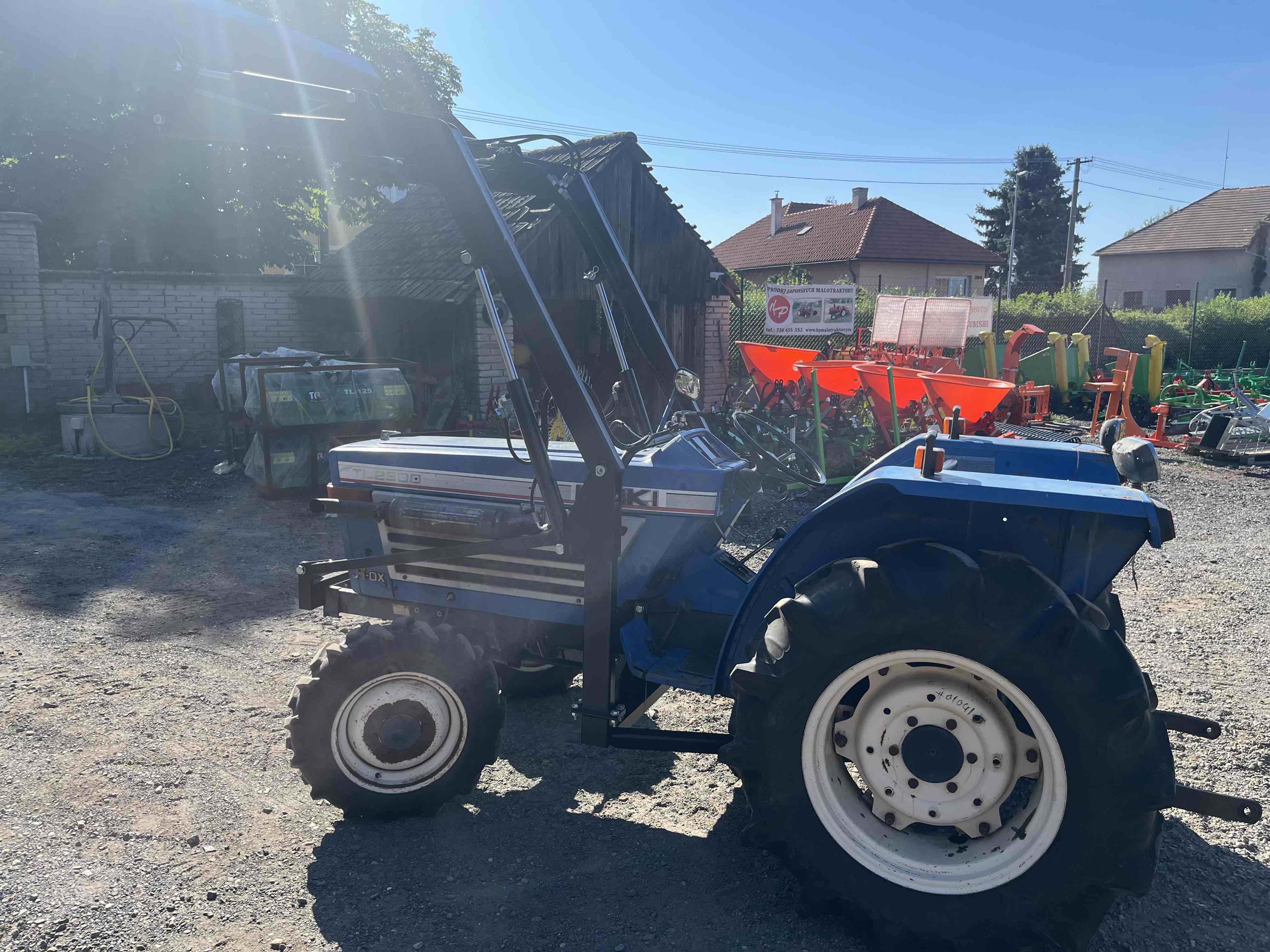 Iseki TL 2900 D , 4x4 č.k. 01041 s novým čelním nakladačem KP-002