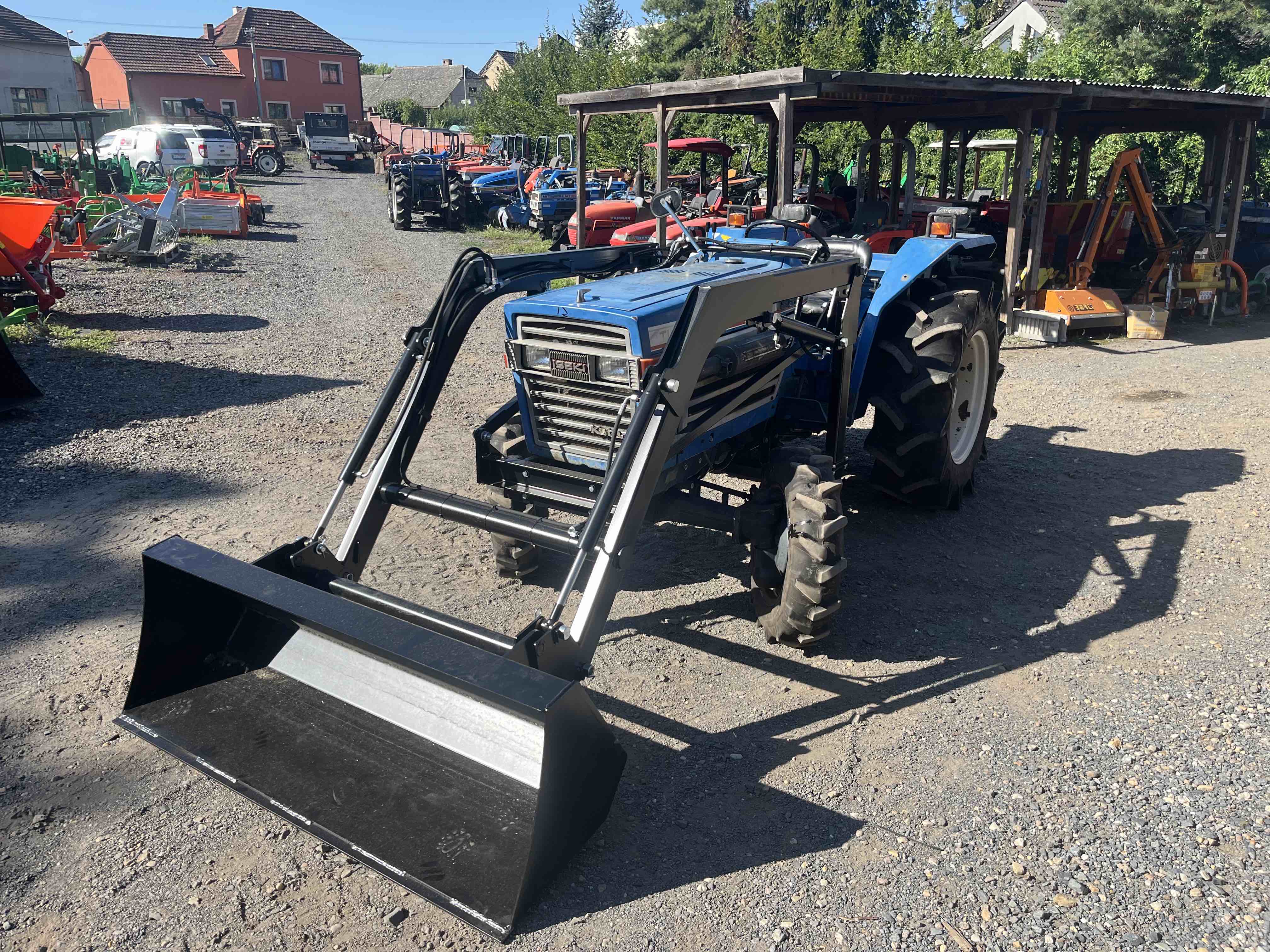 Iseki TL 2900 D , 4x4 č.k. 01041 s novým čelním nakladačem KP-002