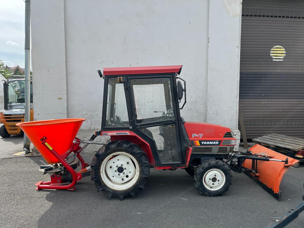 Kabiny pro malotraktory