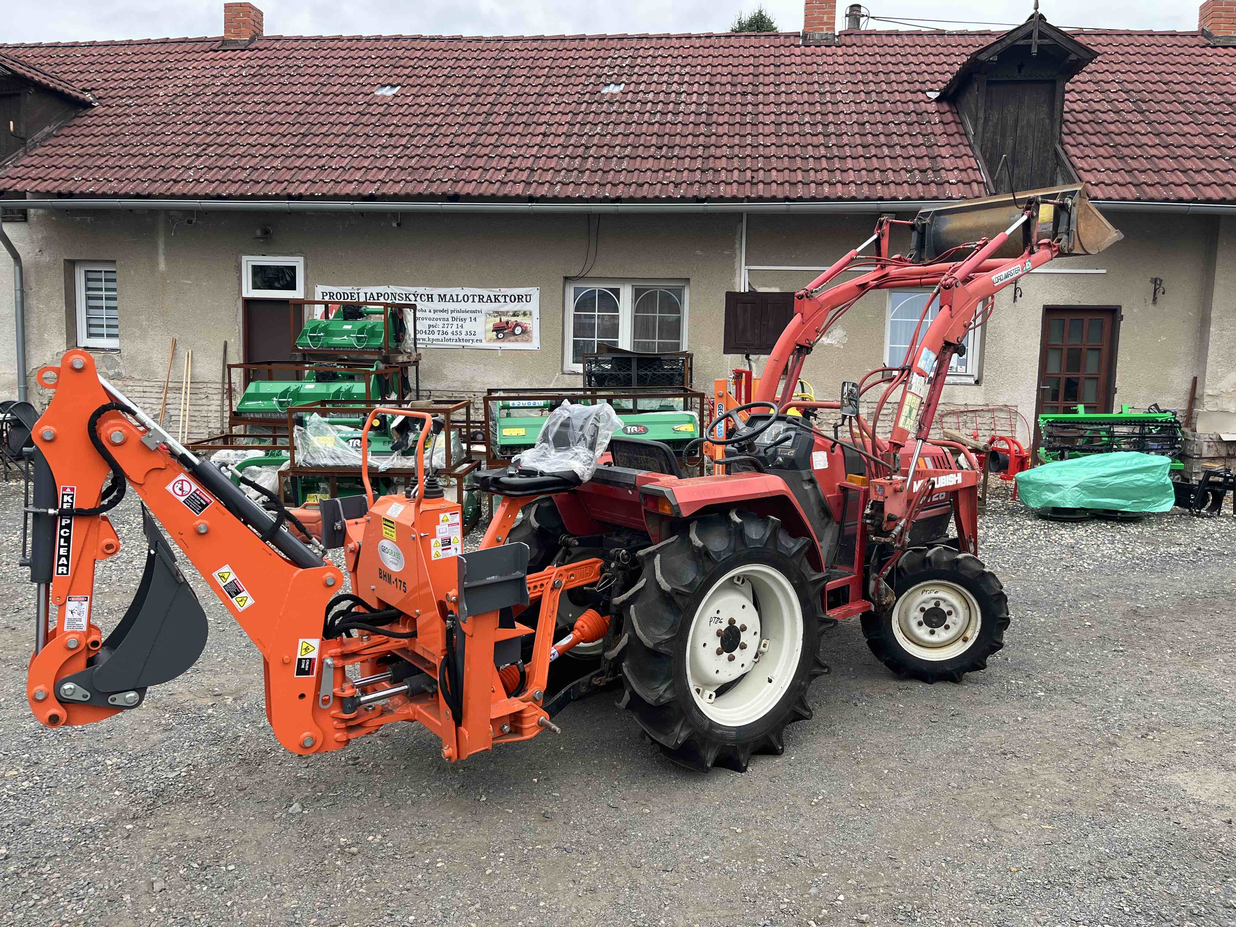 Mitsubishi MT 26 D , 4x4 s originálním čelním nakladačem ( č.k. 53678) + nový podkop BHM 175 