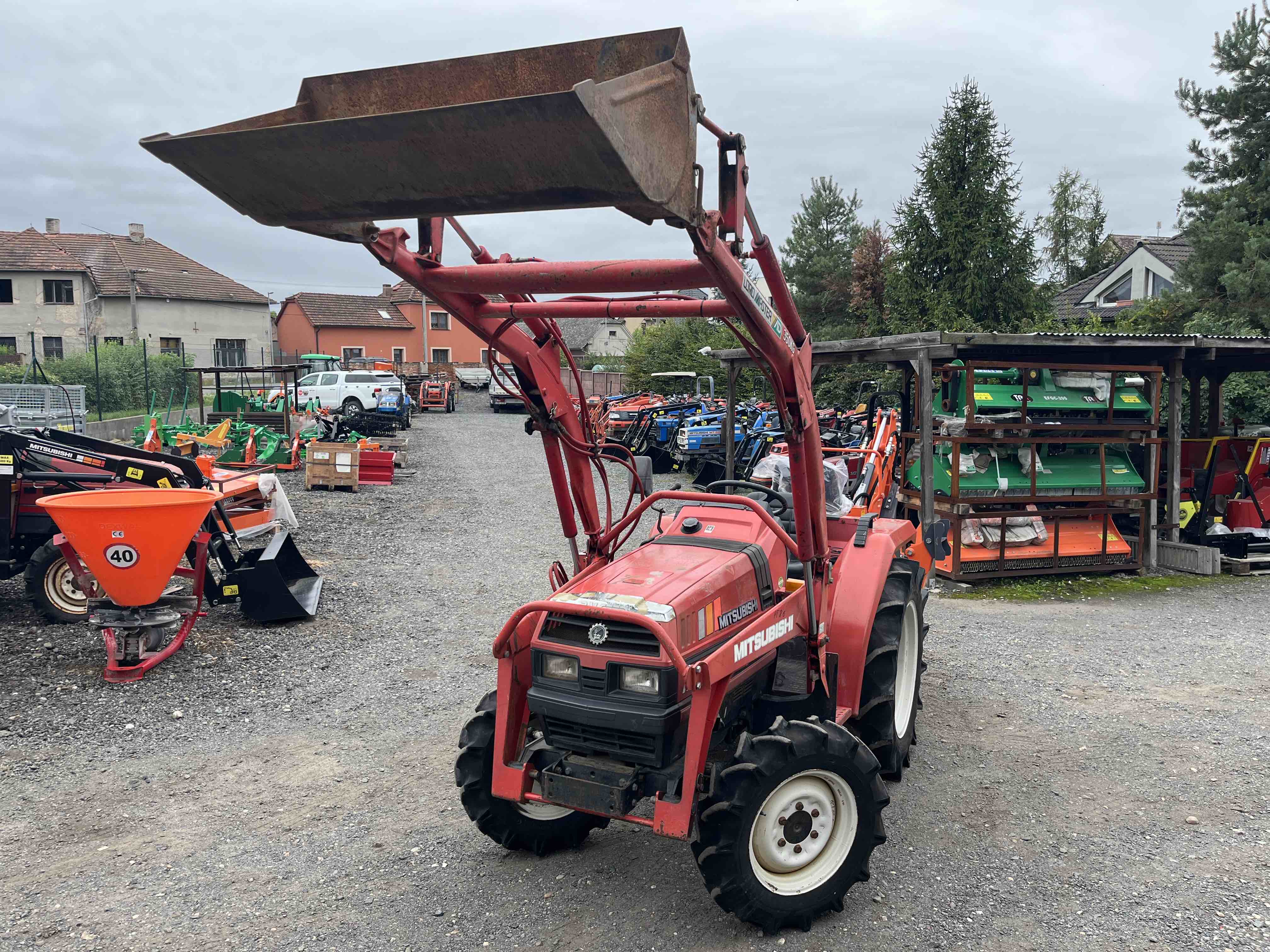 Mitsubishi MT 26 D , 4x4 s originálním čelním nakladačem ( č.k. 53678) + nový podkop BHM 175 