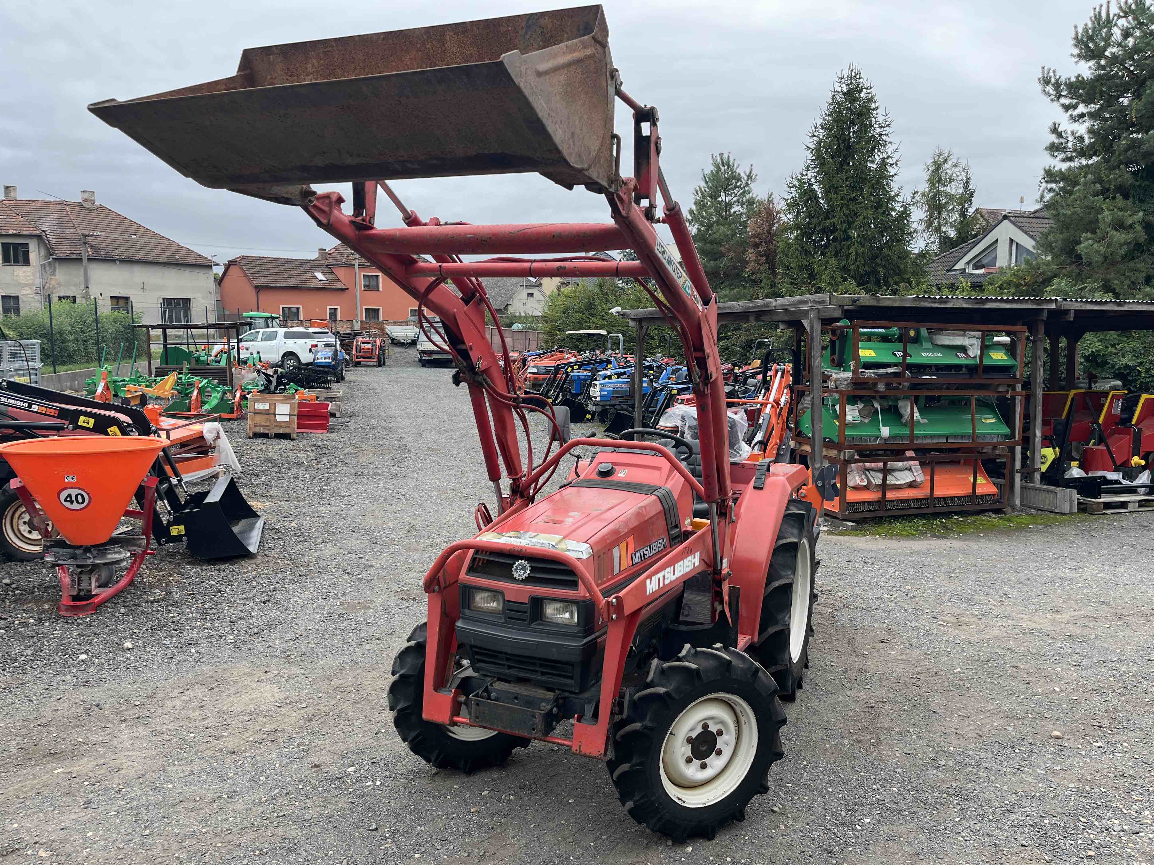 Mitsubishi MT 26 D , 4x4 s originálním čelním nakladačem ( č.k. 53678) + nový podkop BHM 175 