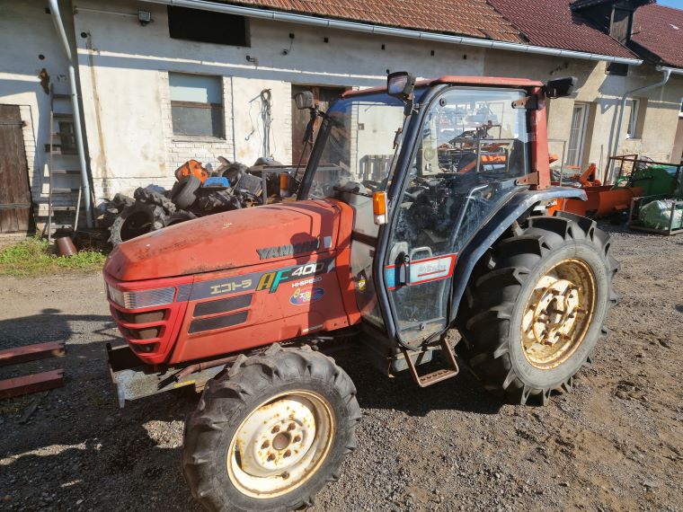 Yanmar AF 400 , 4x4  s originální kabinou ( č.k. 00287)