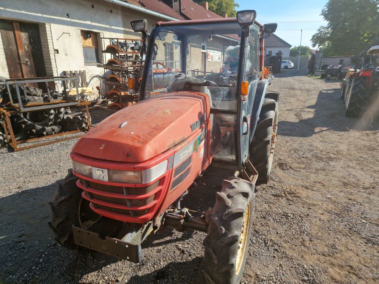 Yanmar AF 400 , 4x4  s originální kabinou ( č.k. 00287)