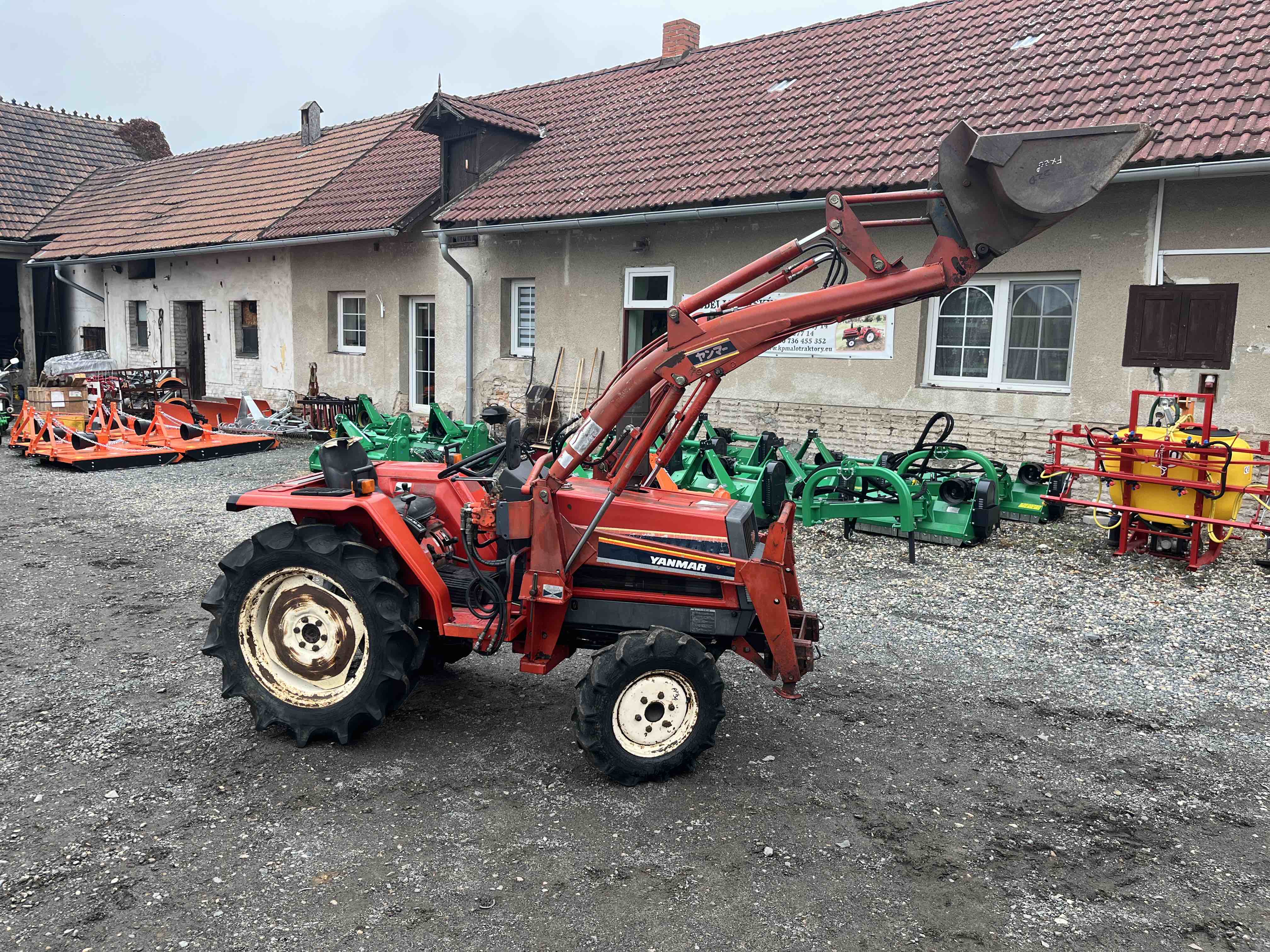 Yanmar FX 22 D , 4x4 (č.k.00825) s originálním čelním nakladačem 
