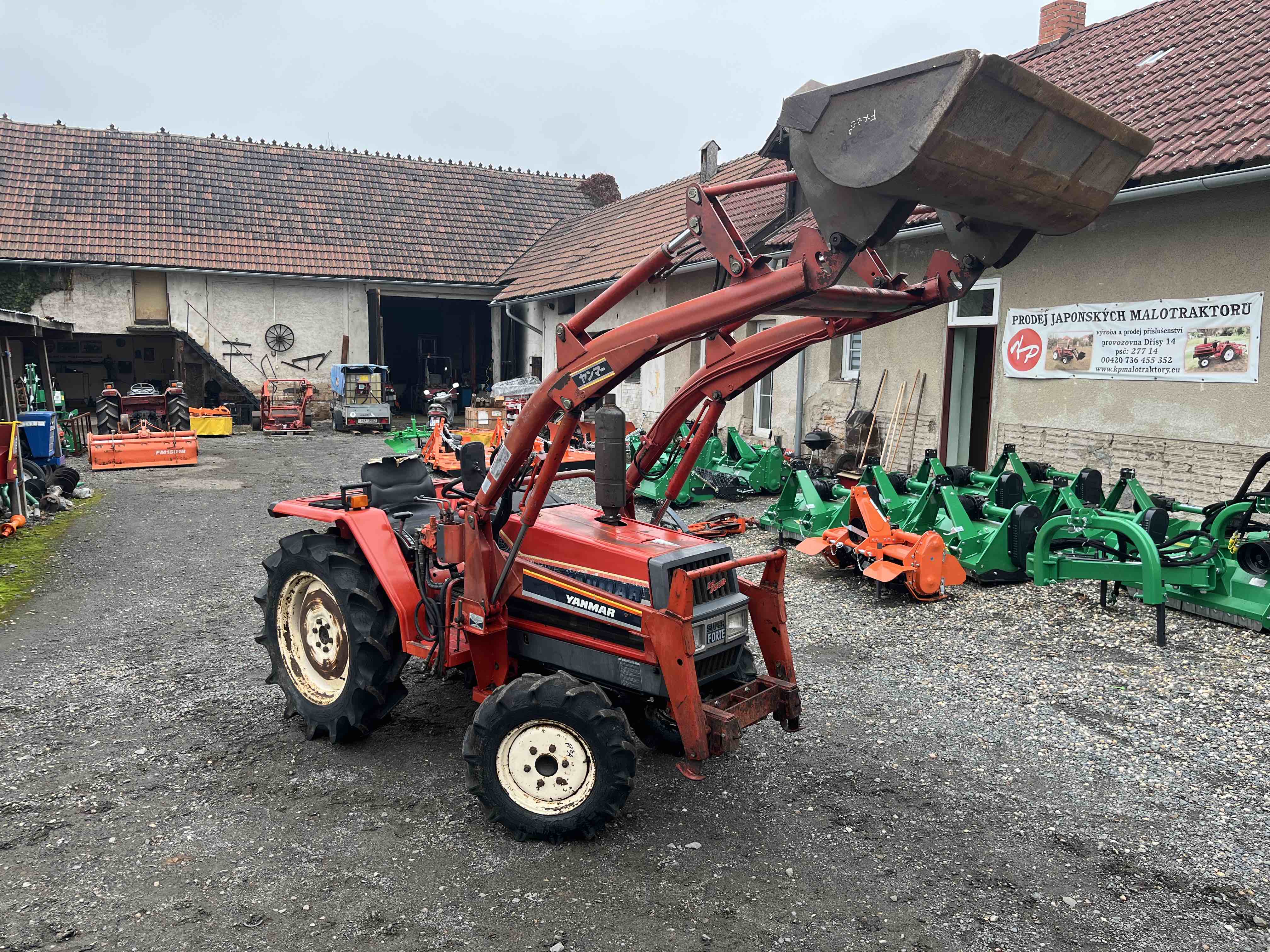 Yanmar FX 22 D , 4x4 (č.k.00825) s originálním čelním nakladačem 