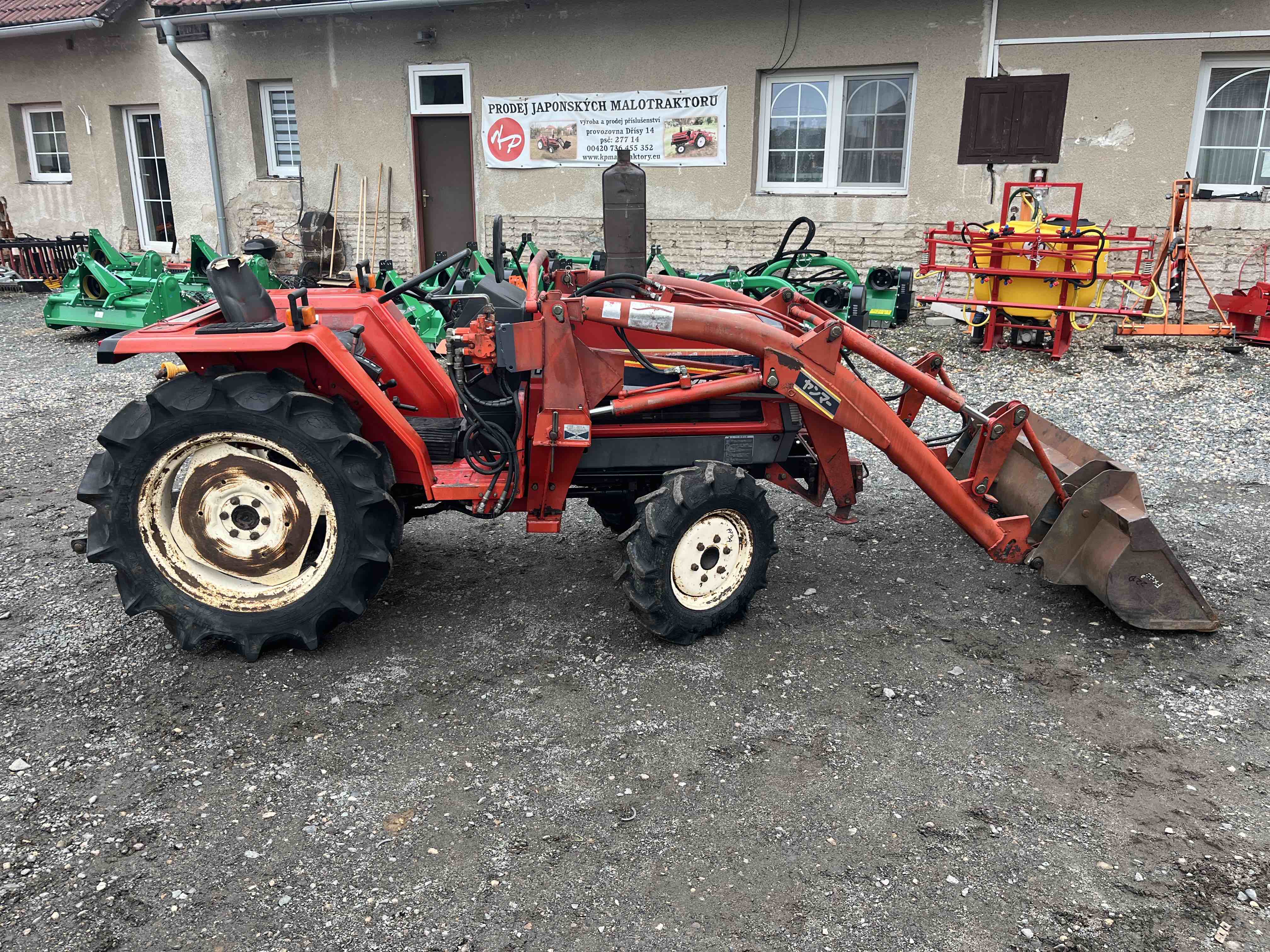 Yanmar FX 22 D , 4x4 (č.k.00825) s originálním čelním nakladačem 