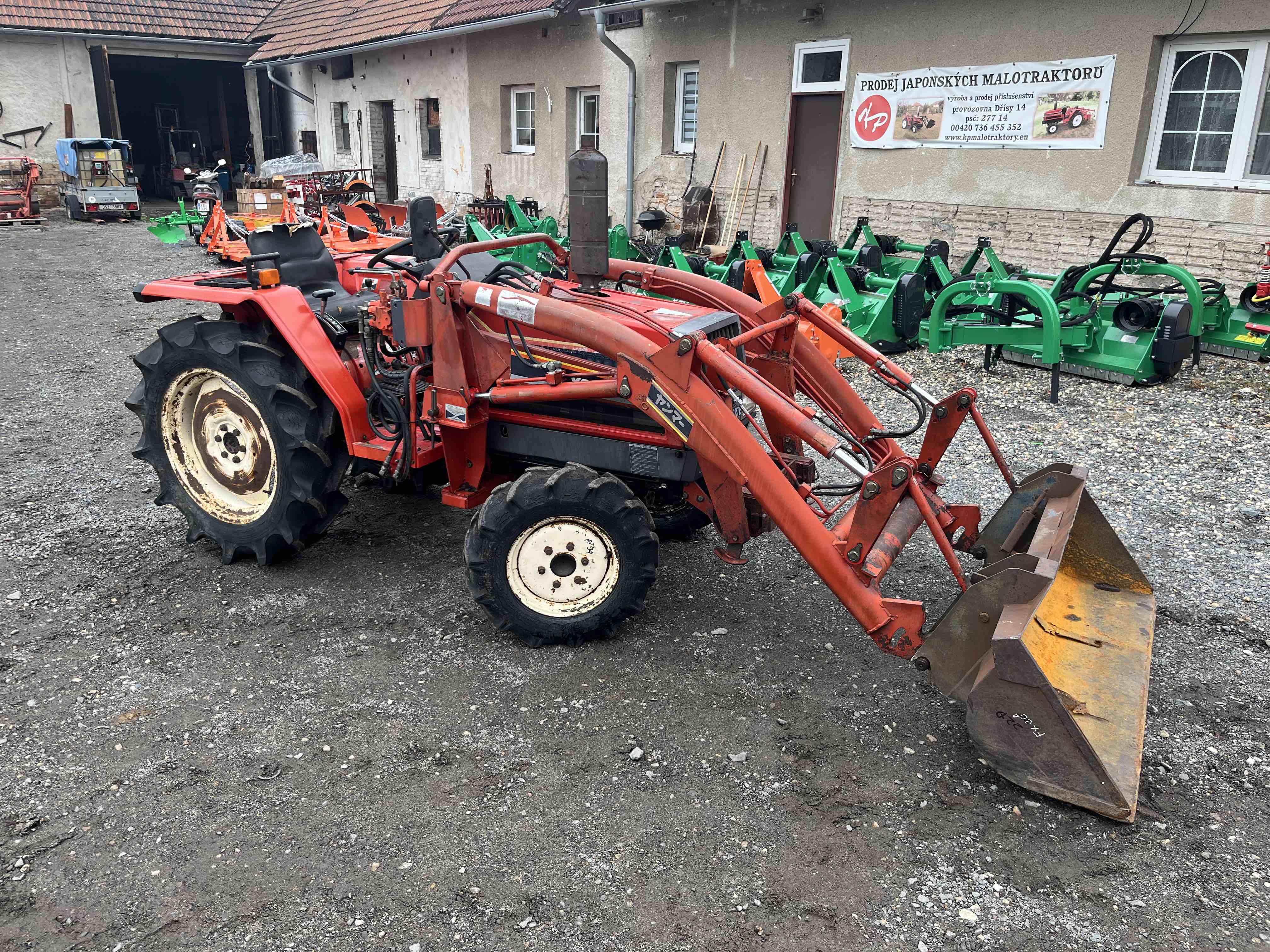 Yanmar FX 22 D , 4x4 (č.k.00825) s originálním čelním nakladačem 