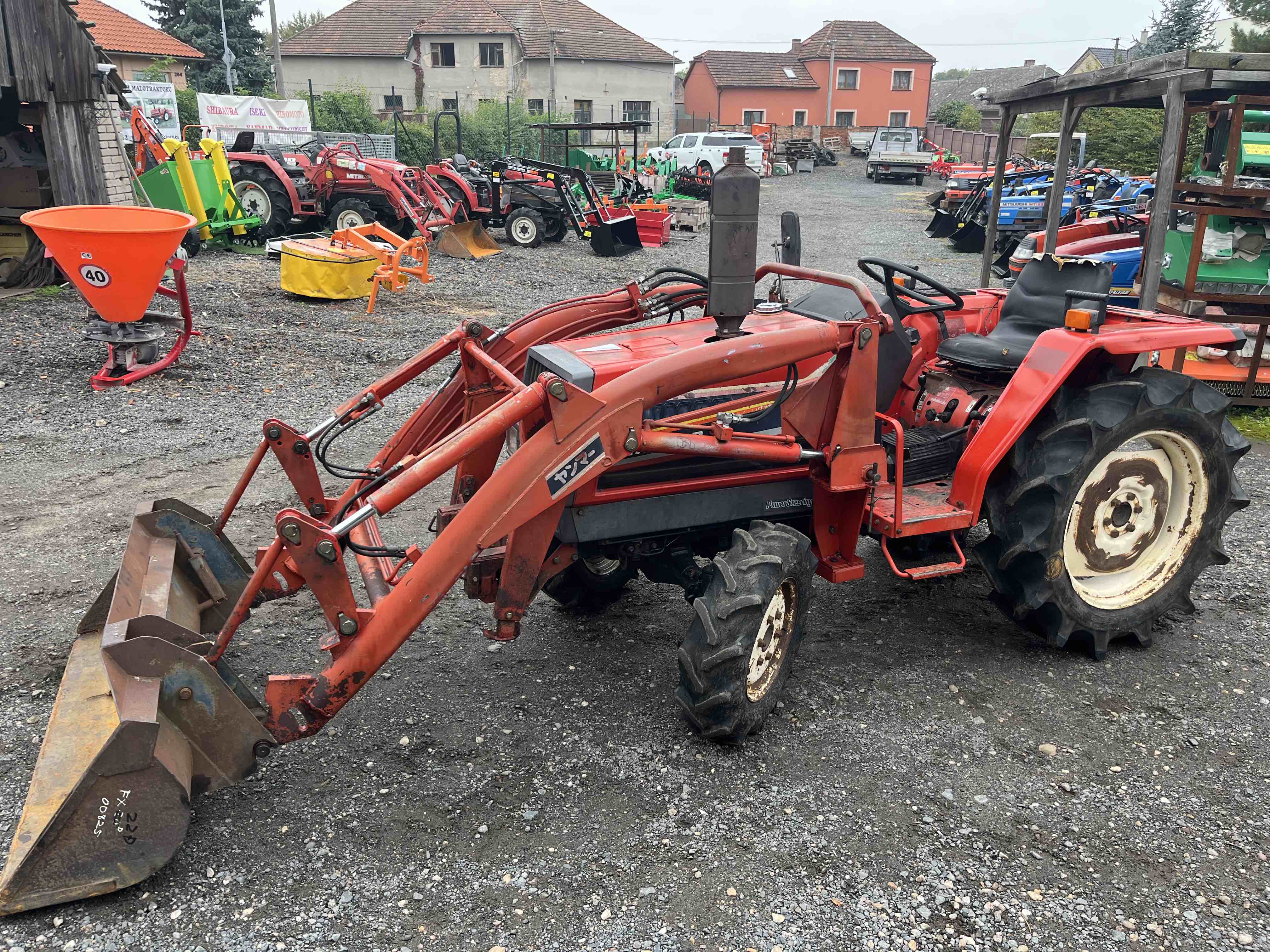 Yanmar FX 22 D , 4x4 (č.k.00825) s originálním čelním nakladačem 